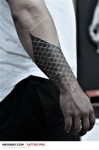 Fish Scale Tattoo, Maori Tattoo Frau, Tattoo Wallpaper, Rip Tattoo, Sanskrit Tattoo, Maori Tattoos, Tattoo Dotwork, Scale Tattoo, Men's Small Tattoo