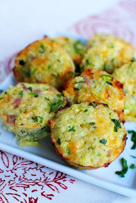 Mini Ham and Cheese Quinoa Cups #breakfast #breakfastrecipe #recipe @Iowa Girl Eats | iowagirleats.com Cauliflower Quiche, Quinoa Cups, Cheese Quinoa, Fast Healthy Breakfast, Healthy Quiche, Quinoa Recipes Breakfast, Broccoli Quiche, Quinoa Bites, Fast Food Breakfast