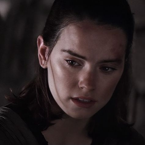 Star Wars | Rey [Star Wars icon] [Rey pfp] [Rey Palpatine icon] [Rey icon] [Star Wars pfp] [Fanart] [Rey Official Art] [Star Wars Rey] [Rey Star Wars icon] [Star Wars Screencap] [Rey Skywalker Screencaps] [SWTCW icon] [illustration] [key art] [Wallpaper] [Star Wars wallpaper] [Star Wars art] [Star Wars official art] #starwarsicon #starwarswallpaper #starwarsposter #starwarsofficialart #aestheticicon #aesthetic #starwarsofficialart #starwarsreyicon #reystarwars Rey Skywalker Icon, Starwars Icons, Rey Hair, Star Wars Pfp, Rey Icon, Rey Palpatine, Star Wars Icon, Pfp Fanart, Portrait Studies