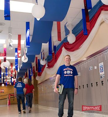 Pep Rally Decorations, Senior Night Decorations, Homecoming Hallways, Locker Room Decorations, Rally Idea, Pep Club, Homecoming Decorations, Homecoming Floats, School Spirit Week