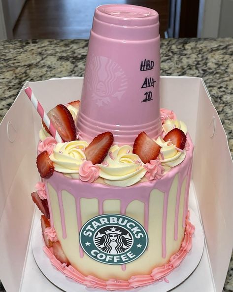 Starbucks Themed Cake, Starbucks Cupcakes, 29th Birthday Cakes, Summer Birthday Cake, Starbucks Cake, Starbucks Birthday, Bolo Red Velvet, 10 Birthday Cake, Birthday Cakes For Her