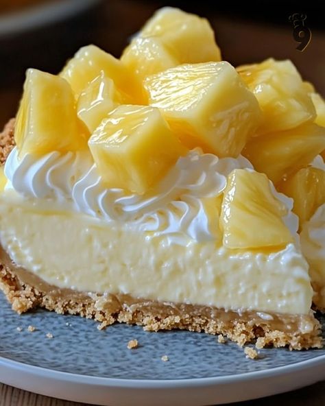 Easy Family Recipes Pineapple Mousse, Guava Desserts, Cheesecake Topping, Pineapple Cheese, Pineapple Jelly, Mousse Cheesecake, Baked Pineapple, Easy Family Recipes, Cheesecake Toppings