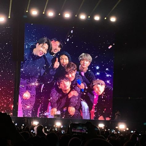 ً natasya⁷ on Twitter: "where's my "i never attend it, but i miss bts concert" squad at ? 😭… " Bts Group Picture, Bts Group Photos, Bts Aesthetic Pictures, Bts Group, About Bts, Bts Members, Bts Concert, Bts Lockscreen, Bts Korea