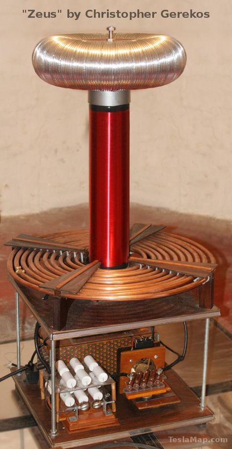 Typical construction of a Tesla Coil Diy Tesla Coil, Alternative Energy Projects, Tesla Inventions, Tesla Technology, Tech Projects, Coil Design, Nicolas Tesla, Diy Tech, Electronic Projects