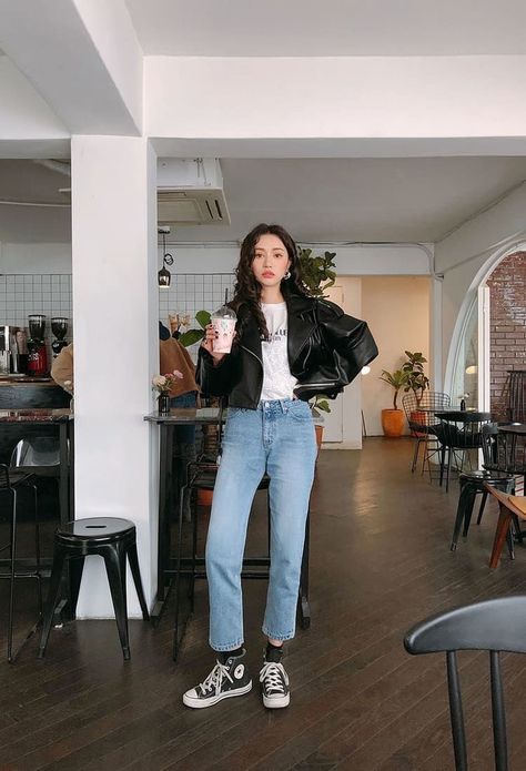 Mode Ulzzang, Outfits With Converse, Mode Casual, Korean Girl Fashion, Looks Black, Korean Fashion Trends, Instagram Outfits, Ulzzang Fashion, Mode Inspo