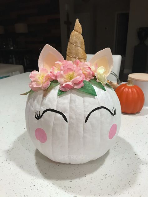 Hand painted unicorn pumpkin! #unicorn #pumpkin #unicornpumpkin #carvefreepumpkin #pumpkinpainting #pumpkinunicorn #paint #painted #fall Unicorn Pumpkin Painting, 4h Crafts, Pumpkin Unicorn, Painted Unicorn, Unicorn Paint, Creative Pumpkin Painting, Unicorn Pumpkin, Nappy Cake, Labu Halloween