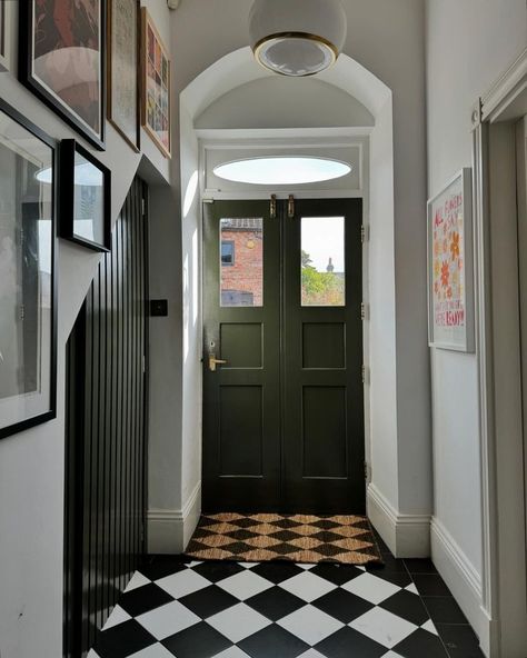 grey and white hallway • Instagram Black White And Gray Hallway, Dark Grey Entrance Hall, Hallway Grey And White, French Grey Hallway, Grey Hallway Carpet, Grey And White Hallway, Grey Hallway, White Hallway, Grey And White