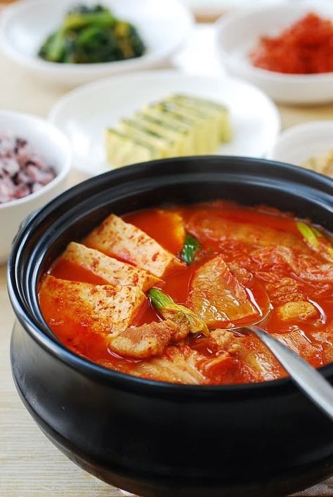 Kimchi JJigae (Kimchi Stew) - Korean Bapsang Kimchi Soup Recipe, Kimchi Stew Recipe, Jjigae Recipe, Kimchi Jjigae, Kimchi Stew, Panini Recipes Chicken, Korean Soup, Korean Cooking, Kim Chi