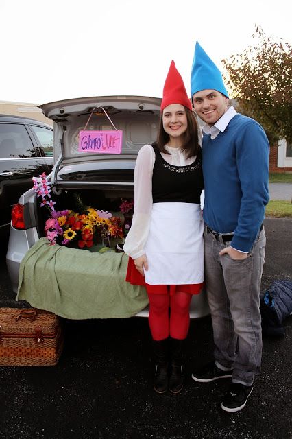 Couples Gnome Costume, Gnomeo And Juliet Halloween Costumes, Gnomes And Juliet Costume, Gnome Trunk Or Treat, Gnomeo And Juliet Costume, Gnomeo And Juliet, Trunk Decor, Garden Gnomes Costume, Trunker Treat Ideas