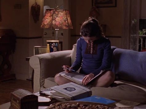 rorygilmore-5 Rory Gilmore Study, Gilmore Girl, Studying Life, Academic Motivation, Study Motivation Inspiration, Rory Gilmore, Studying Inspo, Study Hard, Study Inspiration