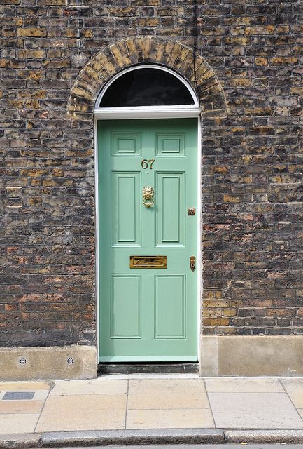 Brass Door Furniture looking good on light green. Click below for door furniture from Priors: http://www.priorsrec.co.uk Mint Door, Bus Ideas, Casa Exterior, Front Door Colors, Green Door, Green Collection, Paint Colours, Door Color, Beautiful Doors