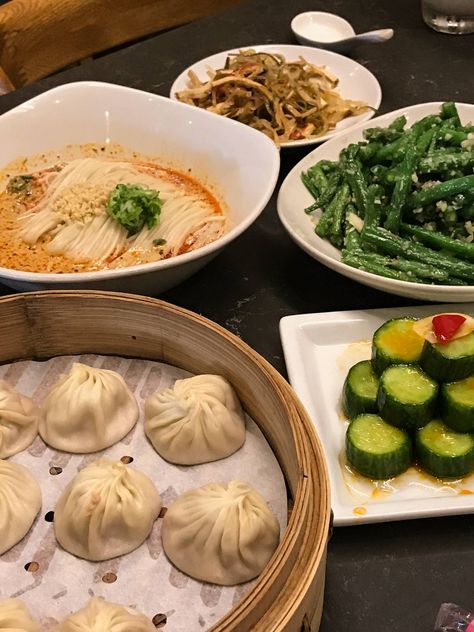 Din Tai Fung Aesthetic, Japanese Food Restaurant, Dumplings Restaurant, Ding Tai Fung, Tai Food, Japanese Food Names, Taiwan Street Food, Restaurant Meals, Din Tai Fung