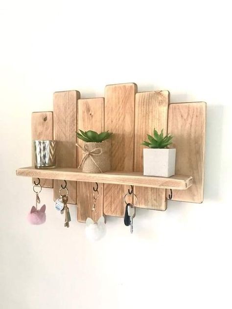 Idee Cricut, Diy Projektit, Home Decor Shelves, Furniture Details Design, Pallet Wall, Diy Holz, Home Entrance Decor, Decoration Originale, Wood Creations