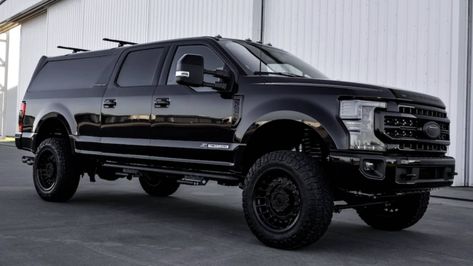 You Can Buy a 7-Seat Ford Super Duty SUV as the Excursion’s Unofficial Successor Ford Excursion Diesel, Ford Sync, Big Ford Trucks, Ford F250 Super Duty, Super Duty Trucks, Large Suv, F250 Super Duty, Powerstroke Diesel, Aluminum Roof