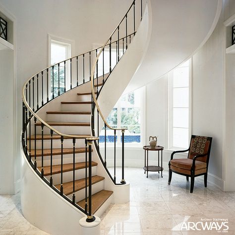 Round Staircase Railing Design, Staircase Curved, Stairs Curved, Circular Staircase, Curved Stairs, Modern Staircases, Round Stairs, Modern Railing, Circular Stairs