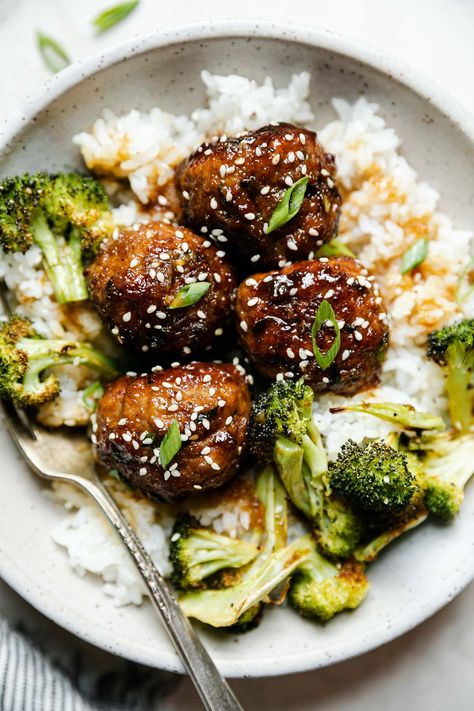 Quick, easy, & mega-flavorful Soy-Glazed Ginger Turkey Meatballs, a weeknight favorite! Tender & juicy turkey meatballs laced with ginger, garlic, & scallions & finished in a sticky ginger-soy glaze for the perfect touch of salty-sweet. Browned on the stovetop, finished in the oven, & served over rice alongside roasted broccoli for an easy & healthy dinner in 35 minutes or less! #turkeymeatballrecipes #turkeymeatballdinnerideas #asianmeatballs #gingermeatballs #dinnerideas #dinnerrecipes Ginger Turkey Meatballs, Ginger Meatballs, Soy Glaze, Asian Meatballs, Juicy Turkey, Meatball Dinner, Turkey Meatball Recipe, Yummy Chicken, Meatballs Easy