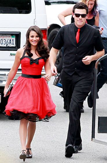 Rachel Berry Outfits, Lea Michele And Cory Monteith, Glee Rachel And Finn, Glee Season 3, Prom King And Queen, Glee Cory Monteith, Rachel And Finn, Lea And Cory, Lea Michelle