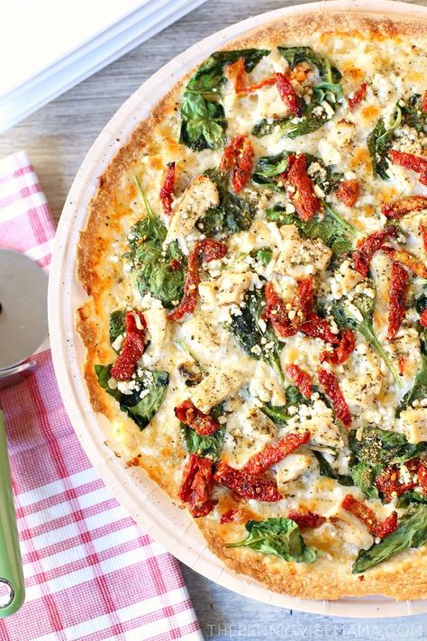 Dinnertime is saved with Papa Murphy's Herb Chicken Mediterranean Pizza! YUM! #PapaMurphysLaw #ad Chicken Mediterranean, Mediterranean Pizza, Artichoke Pizza, Greek Pizza, Weekly Dinner Menu, Chicken Pizza Recipes, Artichoke Chicken, Pizza Casserole, Mediterranean Chicken