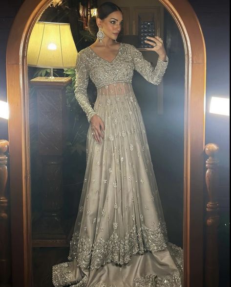 Elan Bridal Dresses, Indian Reception Outfit Guest Simple, Wedding Guest Dress Desi, Emerald Green Nikkah Dress, Waleema Dress For Sisters, Walima Guest Outfit, Lehenga Guest, Simple Nikah Outfit, Engagement Looks For Indian Bride In Saree