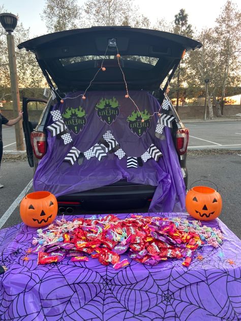 Descendants Trunk #descendantstrunkortreat #trunkortreat #descendants #longliveevil Easy Last Minute Trunk Or Treat Ideas, Descendants Trunk Or Treat Ideas, Descendants Trunk Or Treat, Trunk Or Treat Ideas, Treat Ideas, Trunk Or Treat, Evil Queen, Descendants, Bday Party