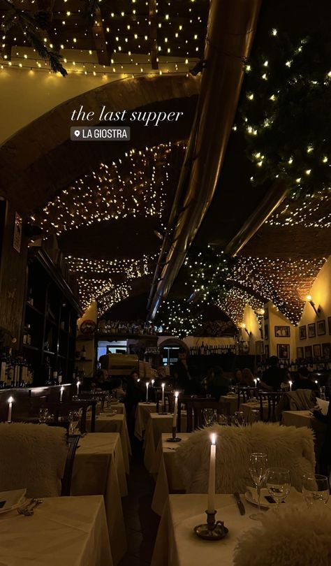 Florence Italy Christmas, Christmas Dinner Instagram Story, Italian Christmas Aesthetic, Florence Christmas, Rome Christmas, Italy Dinner, Florence Food, Europe 2023, Dinner Christmas