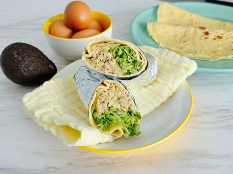 Camellia Ling Aebischer's Tunacado Omelette Wrap Tuna Omelette, Crespelle Recipe, Omelette Wrap, Burger Sandwich, Crepe Mix, Healthy Picnic, Nostalgic Childhood, Lunch Wraps, Sandwich Wraps