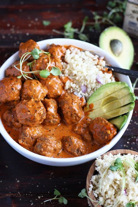 Curried Grassfed Meatballs + Cauliflower Rice and Avocado Curried Meatballs Recipe, Curried Meatballs, Curry Meatballs Beef, Garlic Butter Chicken Meatballs With Cauliflower Rice, Coconut Curry Meatballs, Rice And Avocado, Rice And Gravy, Curry Bowl, Curry Meatballs