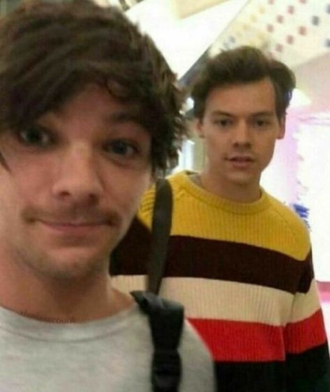 where harry, a singer, and louis, a small Instagram user who covers s… #fanfictie # Fanfictie # amreading # books # wattpad Fanfiction, The Story, Books Wattpad, Wattpad, Books, Twitter, Instagram