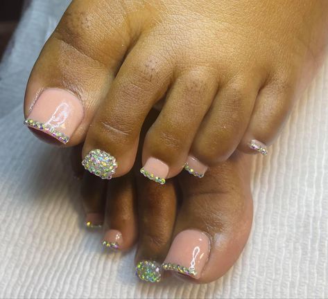 Bling Toe Nails, Feet Nail Design, Diy Pedicure, Pedicure Designs Toenails, Acrylic Toes, Summer Toe Nails, Acrylic Toe Nails, Pedicure Designs, Cute Toe Nails