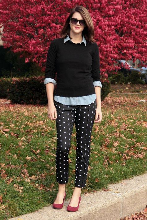 Black Polka Dot Pants Outfit, Black Panta, Polka Dot Pants Outfit, Patterned Pants Outfit, How To Wear Cardigan, Dots Outfit, Polka Dot Shoes, Outfit Cardigan, Polka Dots Outfit