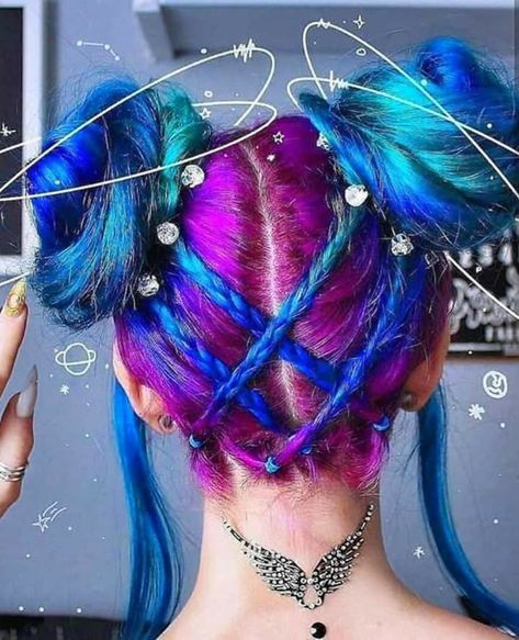 Witch Hairstyles, Rave Hair, Kadeřnické Trendy, Galaxy Hair, Space Buns, Classic Hairstyles, Pretty Hair Color, Festival Hair, Hair Dye Colors