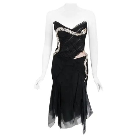 Vintage 2004 Gucci by Tom Ford Rare Runway Black Silk Crystal-Snake Finale Dress For Sale at 1stDibs | black snake dress, snake dress black, gucci snake dress Tom Ford Runway, 1940s Wedding Dress, Gucci By Tom Ford, Gucci Runway, Snake Dress, Runway Gowns, Micro Mini Dresses, Gucci Dress, Fashion Design Collection