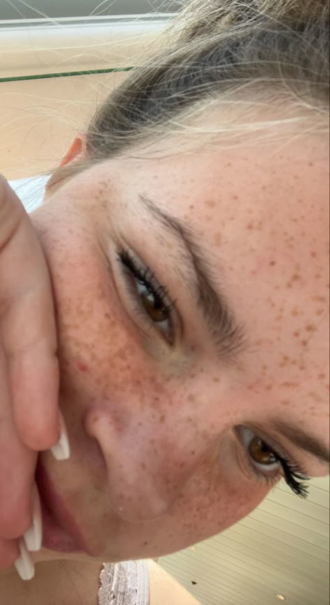 Heavy Freckles, Makeup With Freckles Natural, Natural Freckles Makeup, False Freckles, Perfect Freckles, Body Freckles, Freckles Aesthetic, Light Freckles, Brown Hair And Freckles