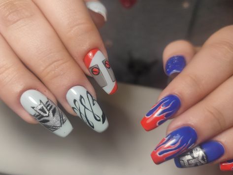 Я устала, пока мне это рисовали Optimus Prime Nails, Transformers Nail Art, Transformers Nails, Transformers Makeup, Transformers Outfits, Optimus And Megatron, Badass Nails, Movie Nails, Apple Bottom Jeans