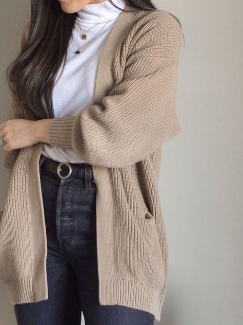 Turtleneck Women Outfit, Stylish Cardigans For Women, Turtleneck Cardigan Outfit, Cardigan And Turtleneck Outfit, Ootd With Cardigan, Cardigan With Turtleneck Outfit, Turtleneck And Cardigan Outfit, Fitted Turtleneck Outfit, Turtleneck With Cardigan