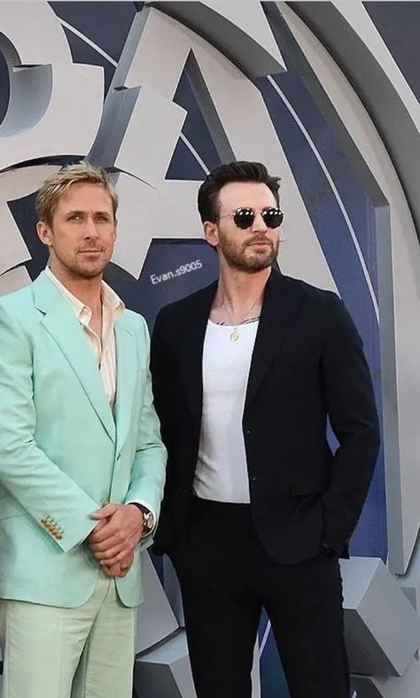 Ryan Gosling & Chris Evans Chris Evans And Ryan Gosling, Ryan Gosling And Chris Evans, Christopher Evans, Ryan Gosling, Steve Rogers, Chris Evans, Captain America, Hollywood, Actors