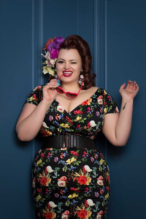 Georgina Horne, Black Glamour, What Katie Did, Personal Branding Photoshoot, Branding Photoshoot, Beautiful Smile Women, Full Figured, Cover Photo, Curvy Fashion