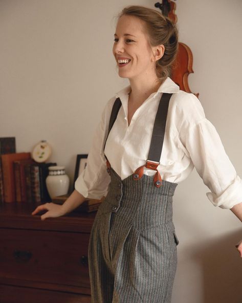 Suspenders Fashion, Clothing Aesthetics, Office Vibes, Heart Costume, 2024 Outfits, Bear With Me, Suspenders For Women, Have A Lovely Day, Hippie Style Clothing