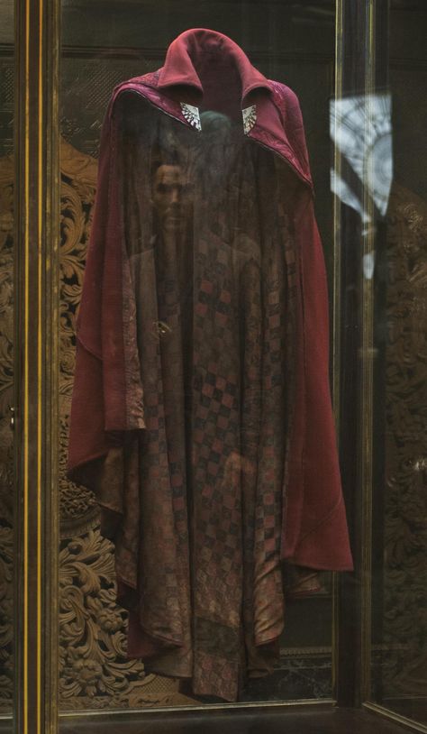 Cloak of Levitation Dr Strange Cloak, Dr Strange Costume, Mr Doctor, Cloak Of Levitation, Doctor Strange Marvel, Dead Pool, Dr Strange, Avengers Assemble, Doctor Strange