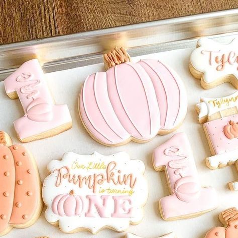 Pumpkin First Birthday Girl Cake, Pumpkin 1st Birthday Cookies, Pumpkin First Birthday Cookies, 1st Birthday Pumpkin, Pumpkin Shaped Cookies, Pink Pumpkin Baby Shower, Fall 1st Birthdays, Baby First Birthday Themes, First Birthday Cookies