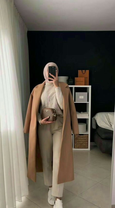 Modest Winter Outfits, Estilo Hijab, Mode Hijabi, Stile Hijab, Modern Hijab Fashion, Muslim Outfits Casual, Winter Fashion Outfits Casual, Hijabi Fashion Casual, Fashion Top Outfits