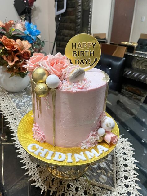 Cake With Gold Balls, Artificial Flower Cake, Pink Buttercream Cake, Cuppa Cake, Pink Buttercream, Flower Cake Decorations, Small Birthday Cakes, Piping Flowers, Chocolate Balls