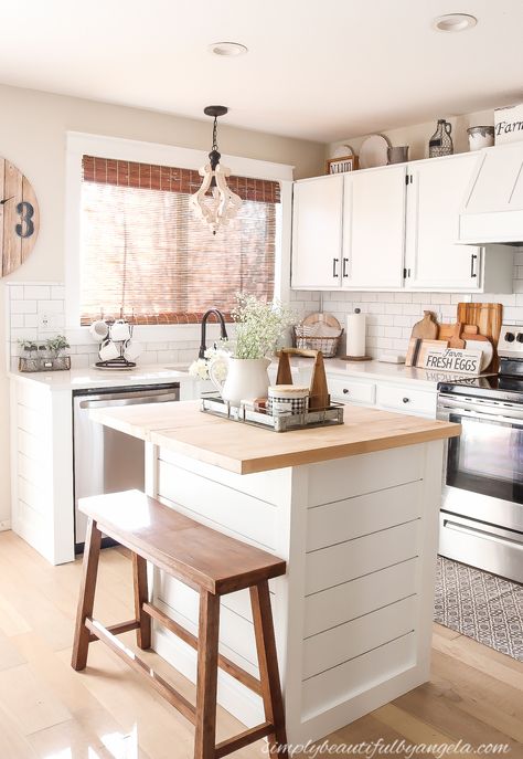 DIY Farmhouse Sink Installation | Simply Beautiful By Angela Kitchen Island Makeover, Interior Dapur, Small Kitchen Island, Kitchen Diy Makeover, Diy Kitchen Renovation, Modern Kitchen Island, Small Kitchen Decor, Kitchen Plans, Kitchen Redo