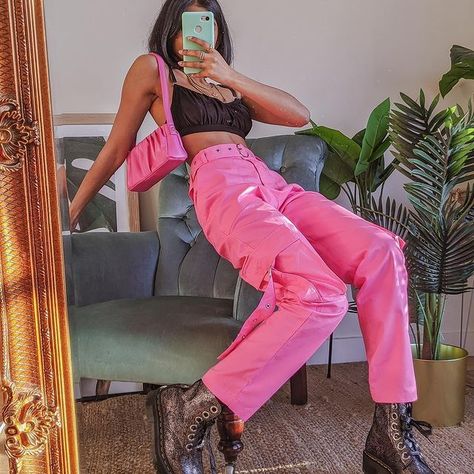 Pink Leather Pants Outfit, Fashion Killa Aesthetic, Pink Leather Pants, Barbie Wardrobe, Leather Pants Outfit, Photoshoot Outfits, Going Out Outfits, Fall Fashion Outfits, Fashion Stylist