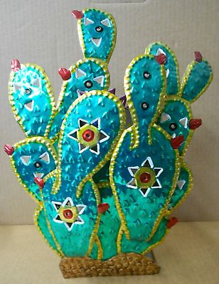 Mexican Tin Art, Mexican Folk Art Decor, Cactus Candle, Mexican Folk Art Painting, Mexico Cactus, Latin Art, Dia De Los Muertos Decorations Ideas, Cactus Paintings, Kitsch Art