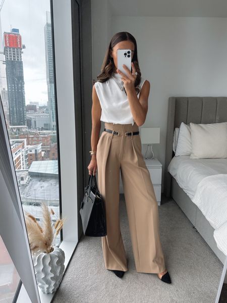 Networking Event Outfit, Event Outfit Ideas, Corporate Attire Women, Classy Business Outfits, Casual Work Outfits Women, Chica Cool, Business Professional Outfits, Chic Business Casual, Business Attire Women