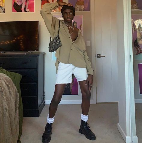 I get dressed up to stay in the house Rickey Thompson Outfits, Ricky Thompson Outfits, Softmore Year, Ricky Thompson, Rickey Thompson, Bedroom Photo Wall, Tom Girl, 2020 Aesthetic, Guy Outfits