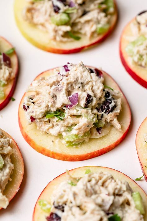 Cranberry Chicken Salad on Apple Slices  - Skinnytaste Tuna Salad Recipe Easy, Salad Bites, Easy Tuna Salad, High Protein Lunch, Cranberry Chicken Salad, Lunch Chicken, Cranberry Chicken, Protein Lunch, Protein Packed Meals