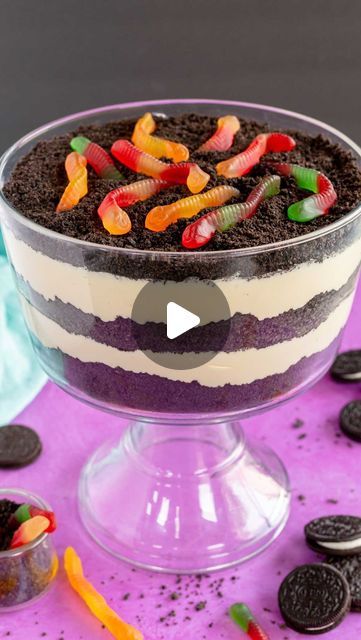 Britni V | Play Party Plan | Need a spooky fun dessert but don’t want to turn on the oven? This is your solution! 🍫🤤🐛

Comment “dirt cake” for the full recipe sent to... | Instagram Oreo Dirt Cake, Fun Dessert, Dirt Cake, Party Plan, Halloween Desserts, Oreo Cookies, Halloween Treats, Fun Desserts, The Oven