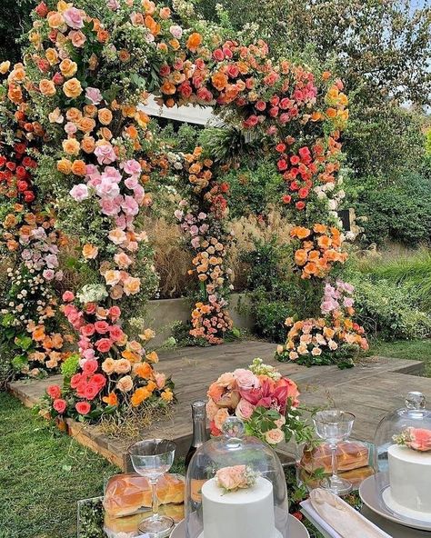 Keep it small but majestic 🌸 Vibrant micro wedding by 📋 @lisagorjestani together with 💐 @nancy_kaye for @marksgarden. ​Photos by @amyandstuart 📸  �​ ​We said it before... Spring we are waiting for you! Indigo Floral, Instagram Friends, Micro Wedding, April Showers, May Flowers, Backyard Wedding, Waiting For You, Event Design, Wedding Inspo